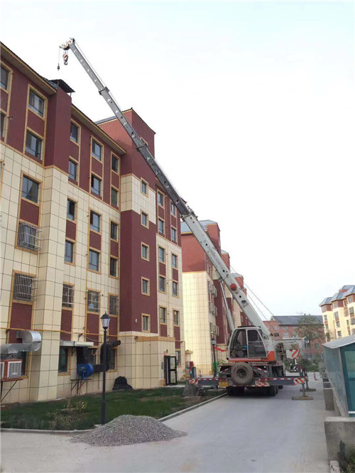 玉林市跨街广告牌的高空安装注意事项